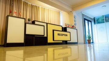 ฝ่ายต้อนรับ