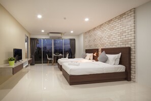 Executive Triple Room | Minibar, desk, free WiFi - Q Space Residence (Bangkok)