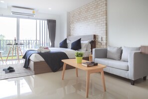 Minibar, escritorio y wifi gratis 