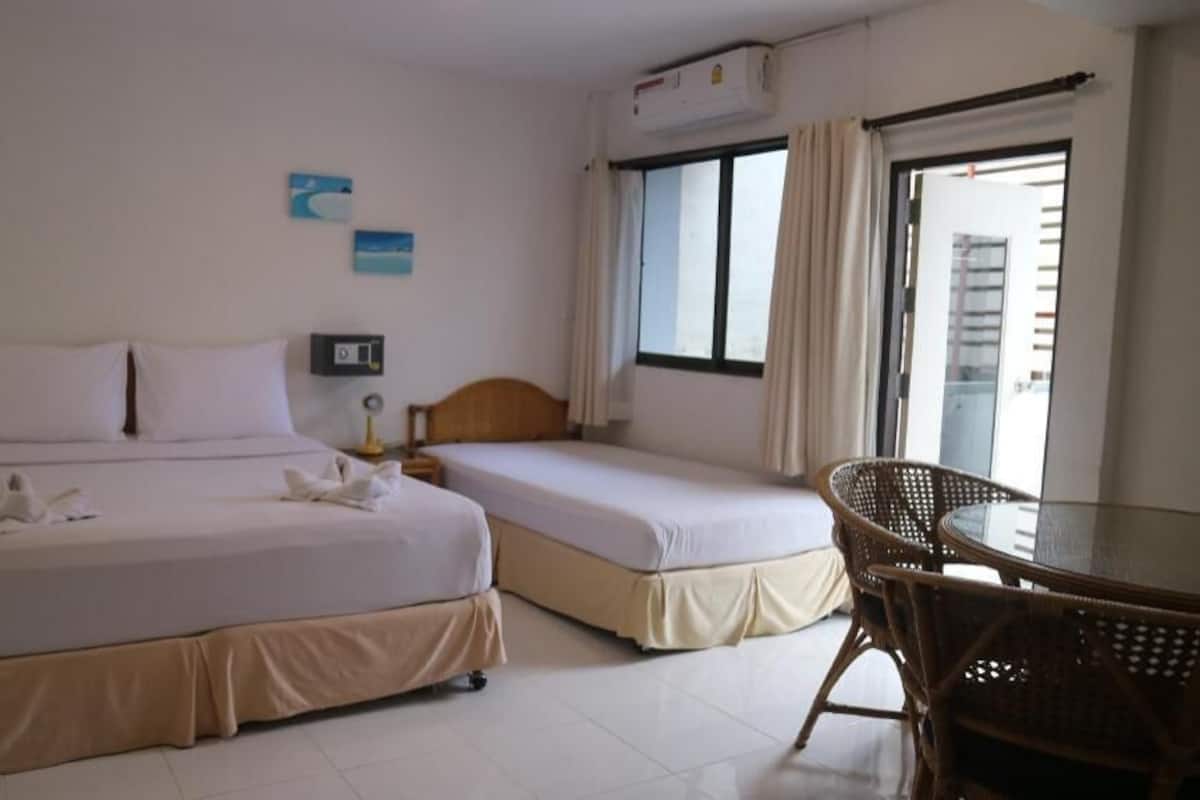 In-room safe, individually decorated, individually furnished, desk