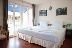 Comfort Double Room | In-room safe, individually decorated, individually furnished, desk - Sunshine Guest House (Hua Hin)