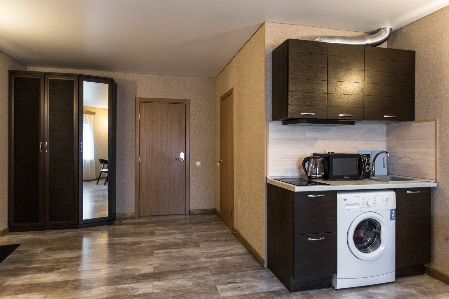 Apartment | Peti besi dalam bilik, seterika/papan seterika, Wi-fi percuma 