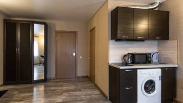 Apartment | Peti besi dalam bilik, seterika/papan seterika, Wi-fi percuma