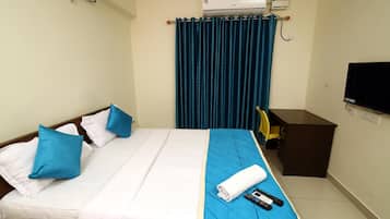 Premium bedding, in-room safe, desk, soundproofing
