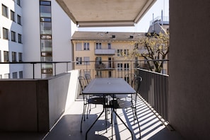 Apartamento superior, 1 habitación, no fumadores, balcón | Vistas desde la habitación