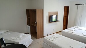 Standard Quadruple Room | Minibar, blackout drapes, free WiFi - Pousada Mar Aberto (Beberibe)
