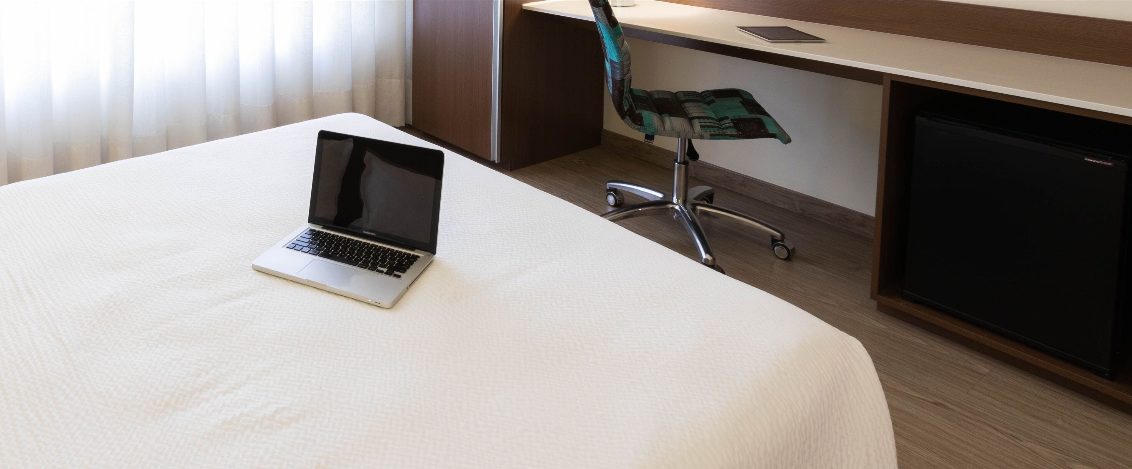 premium bedding, pillow-top beds, in-room safe, desk