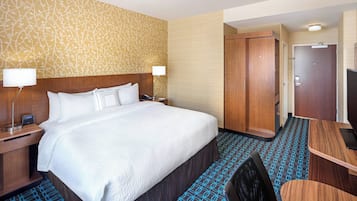 Room, 1 King Bed, Non Smoking | Desk, blackout drapes, soundproofing, iron/ironing board