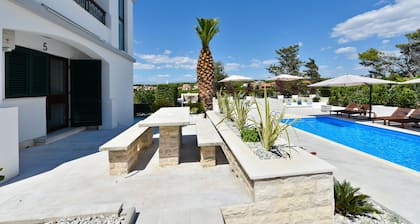 Mediterraneo Garden Apartments