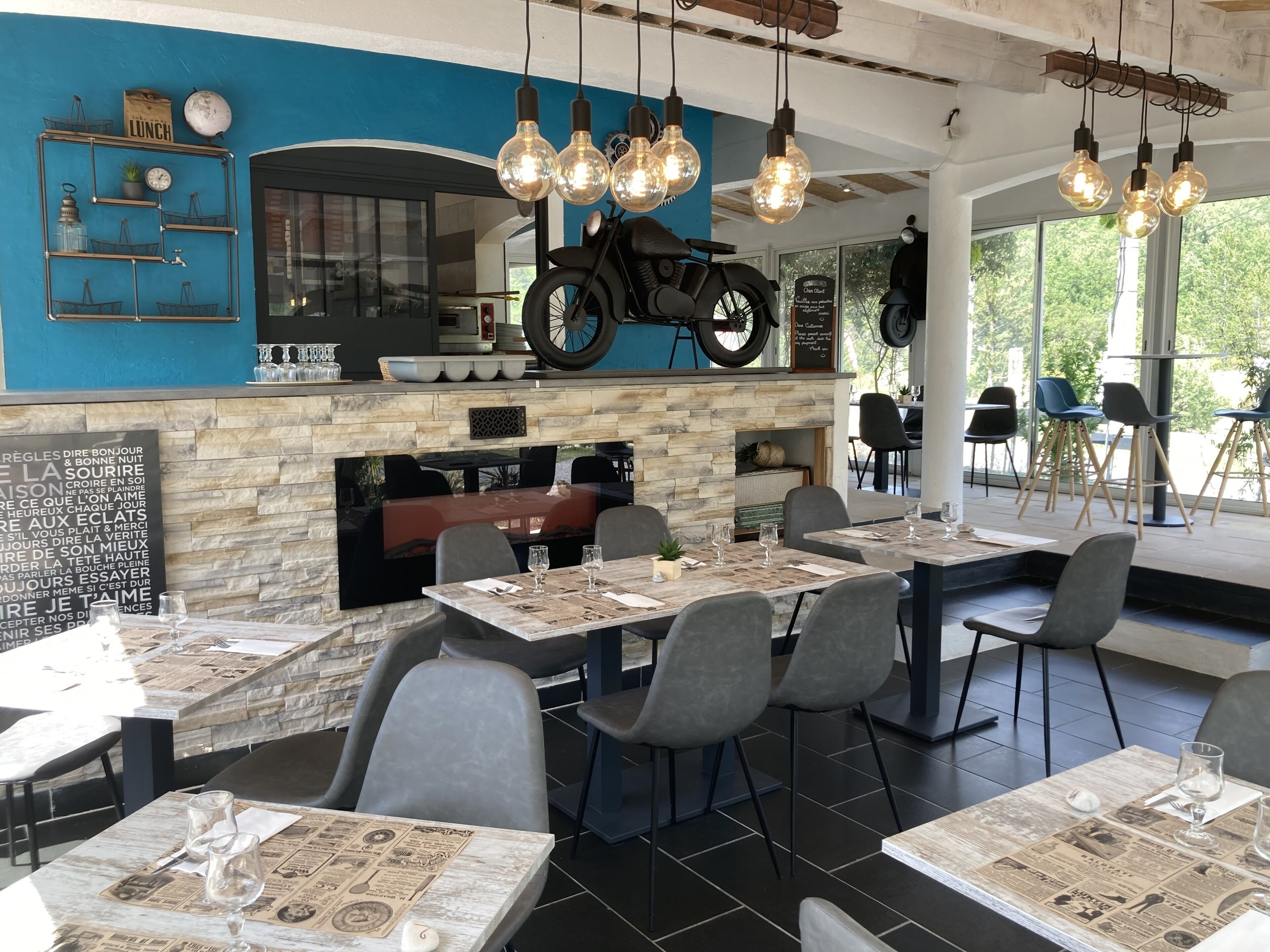 lunch and dinner served, french cuisine