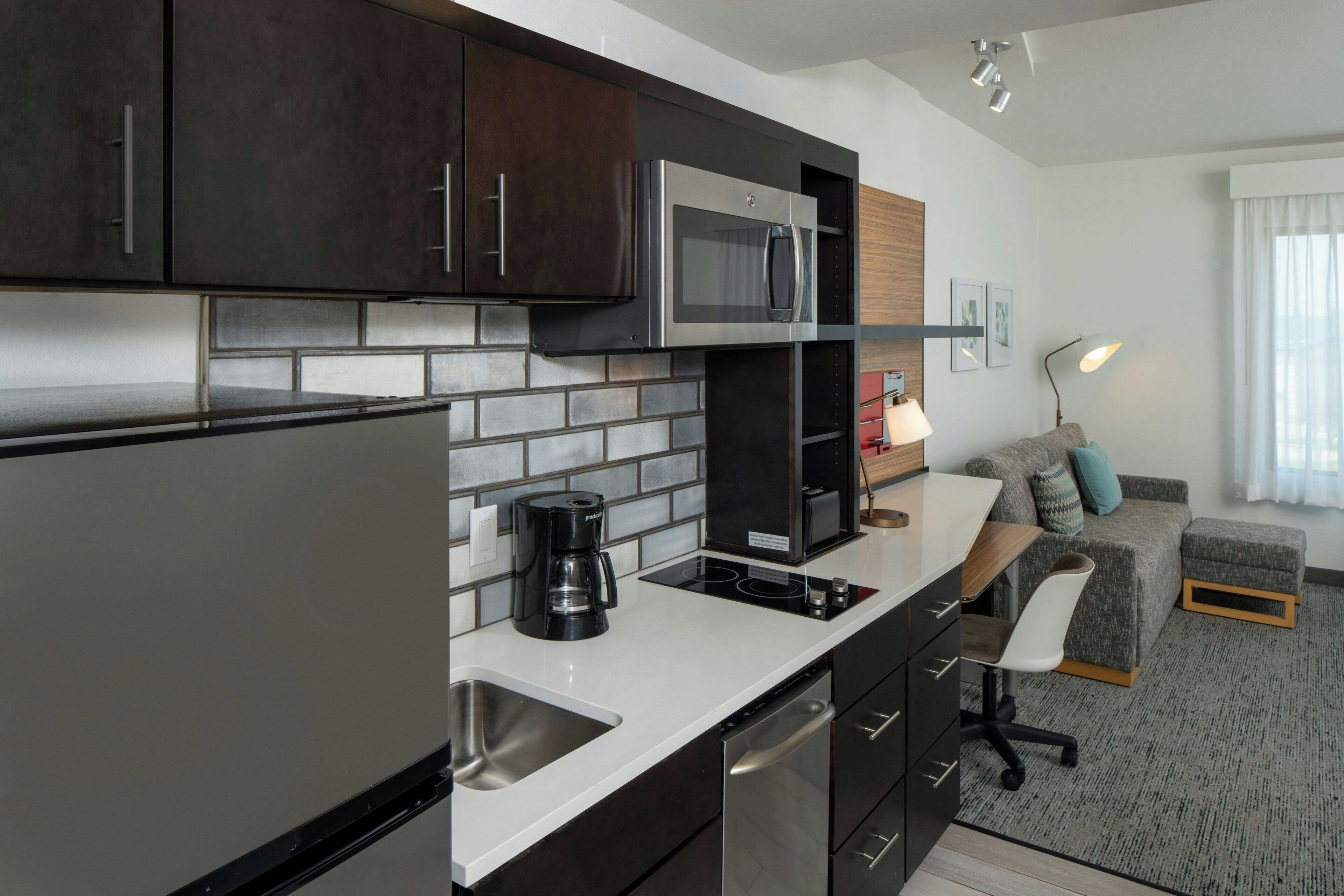 Studio, 1 King Bed with Sofa bed | Private kitchen