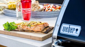 Outdoor dining - TownePlace Suites by Marriott Foley at OWA (Foley)