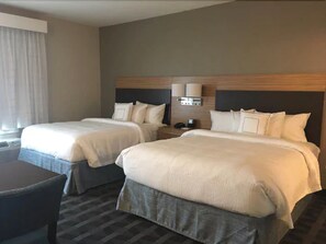 Desk, laptop workspace, iron/ironing board, free cots/infant beds - TownePlace Suites by Marriott Foley at OWA (Foley)