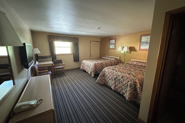 Standard Room, 2 Double Beds | WiFi (free), bed sheets