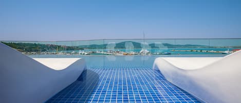 Outdoor pool, sun loungers