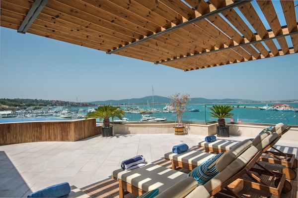 Sun deck