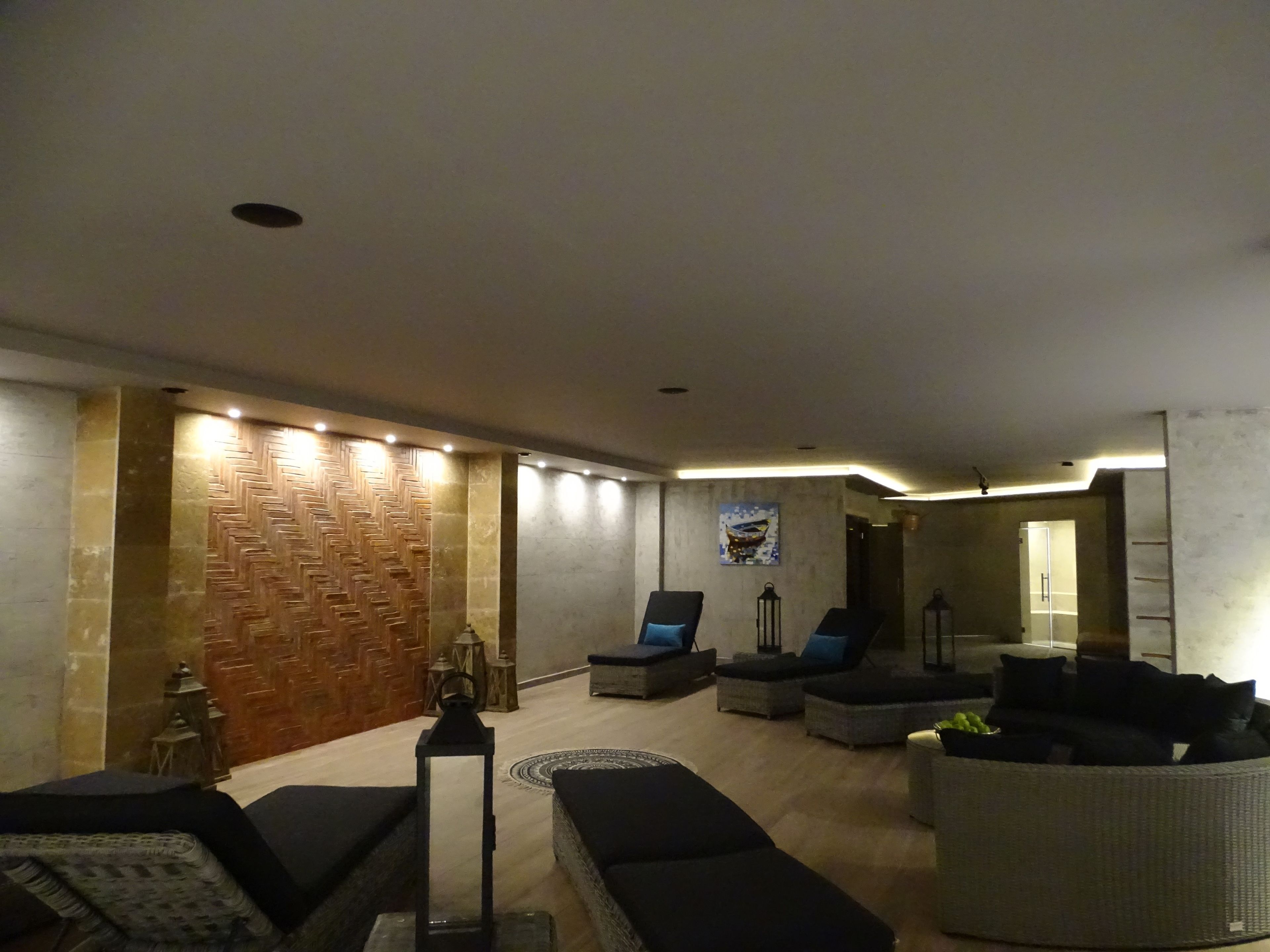 sauna, steam room, body treatments, aromatherapy, body scrubs, facials