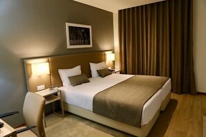 Classic Double Room | In-room safe, rollaway beds, free WiFi
