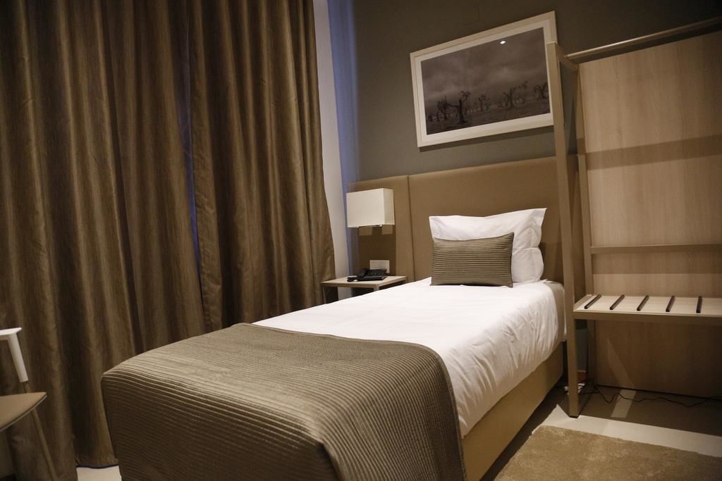 basic single room | in-room safe, rollaway beds, free wifi