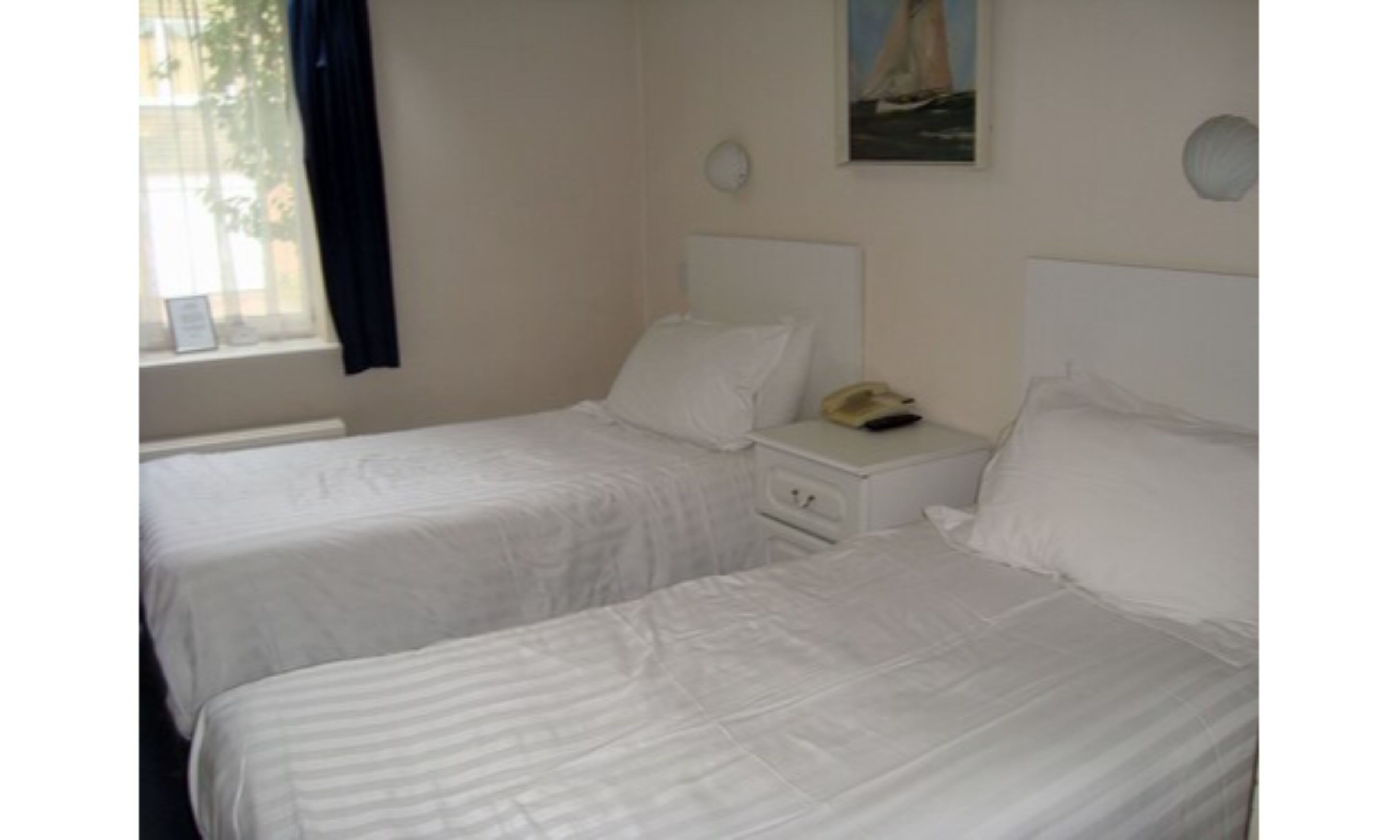 twin room | desk, blackout curtains, free wifi, bed sheets