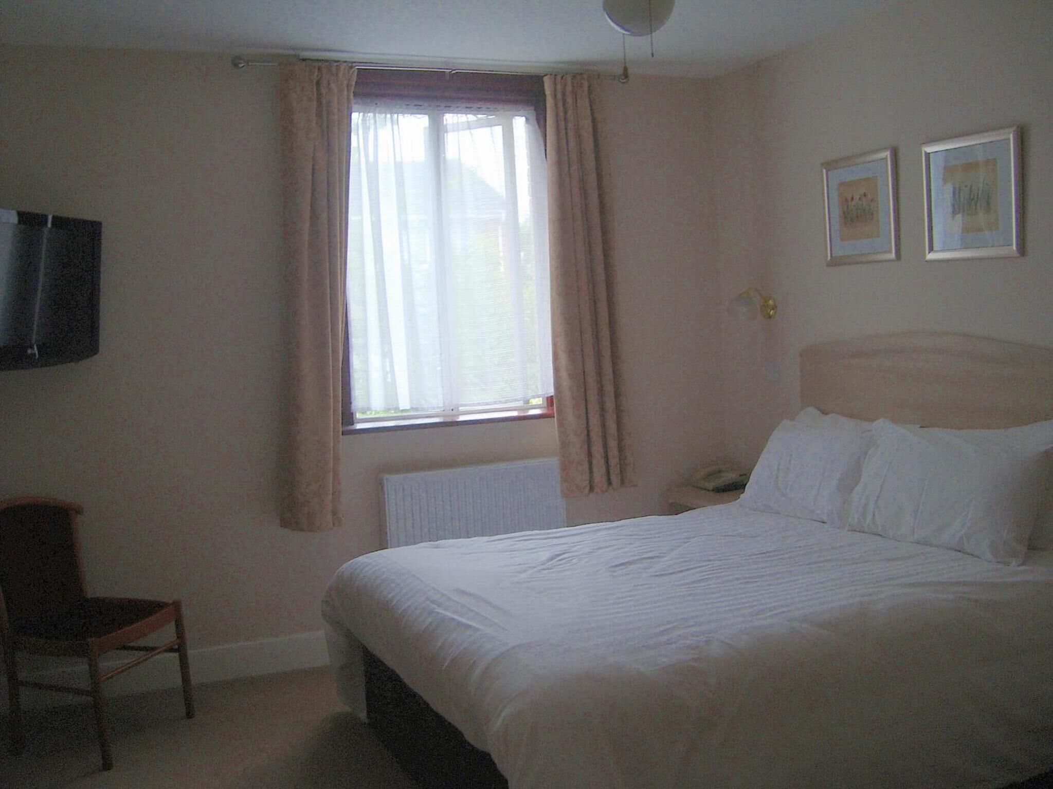 desk, blackout curtains, free wifi, bed sheets