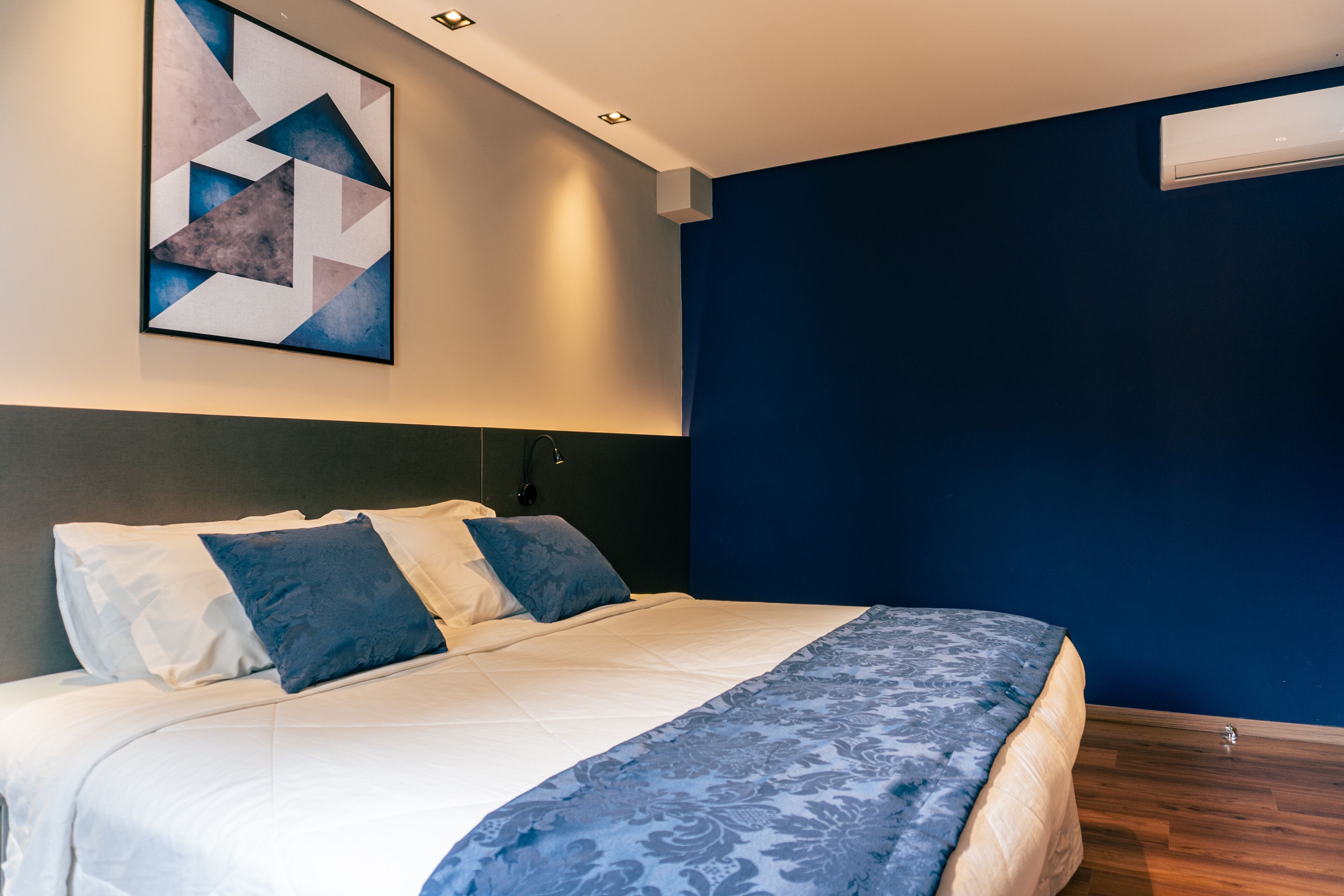 minibar, desk, iron/ironing board, free wifi