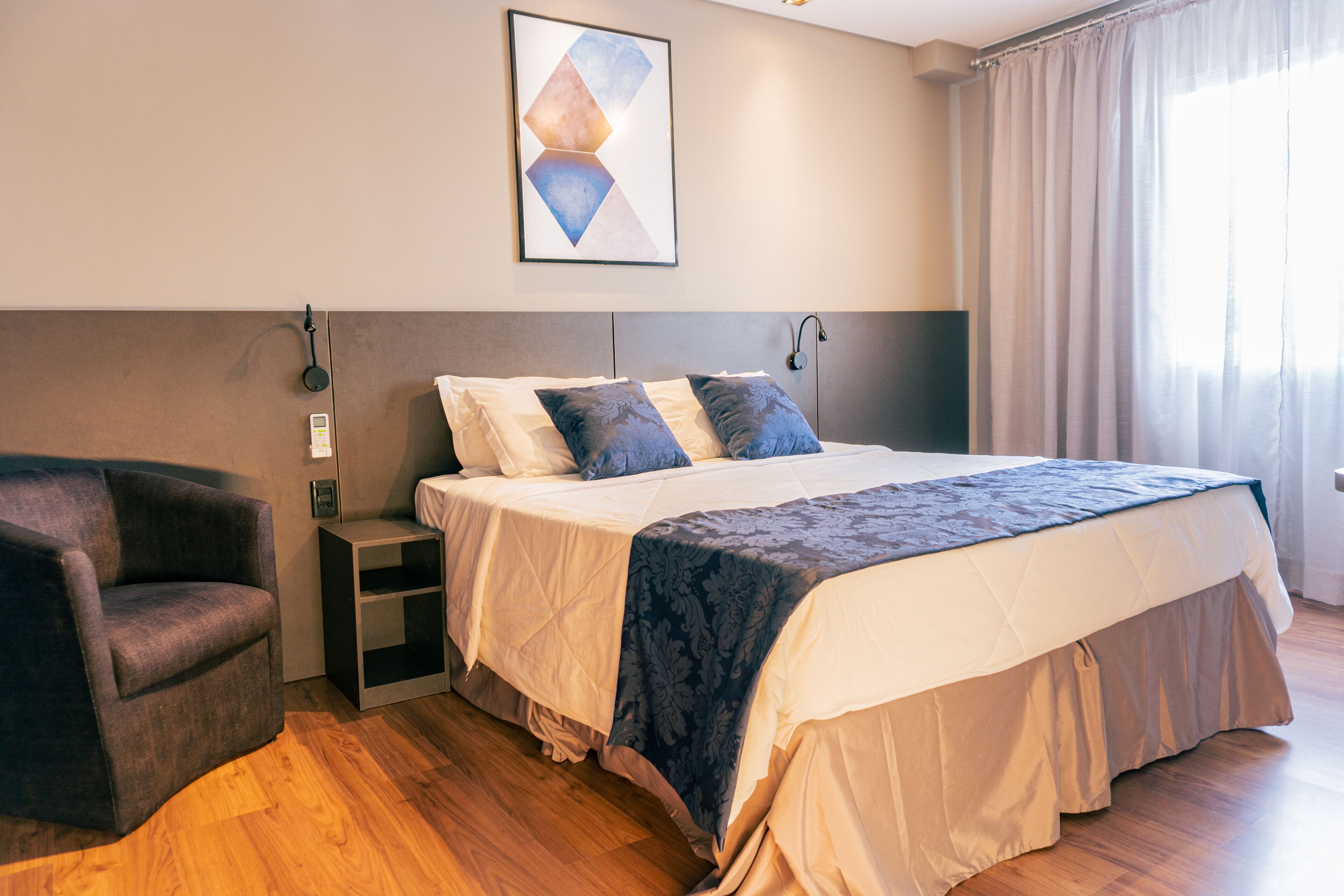 minibar, desk, iron/ironing board, free wifi