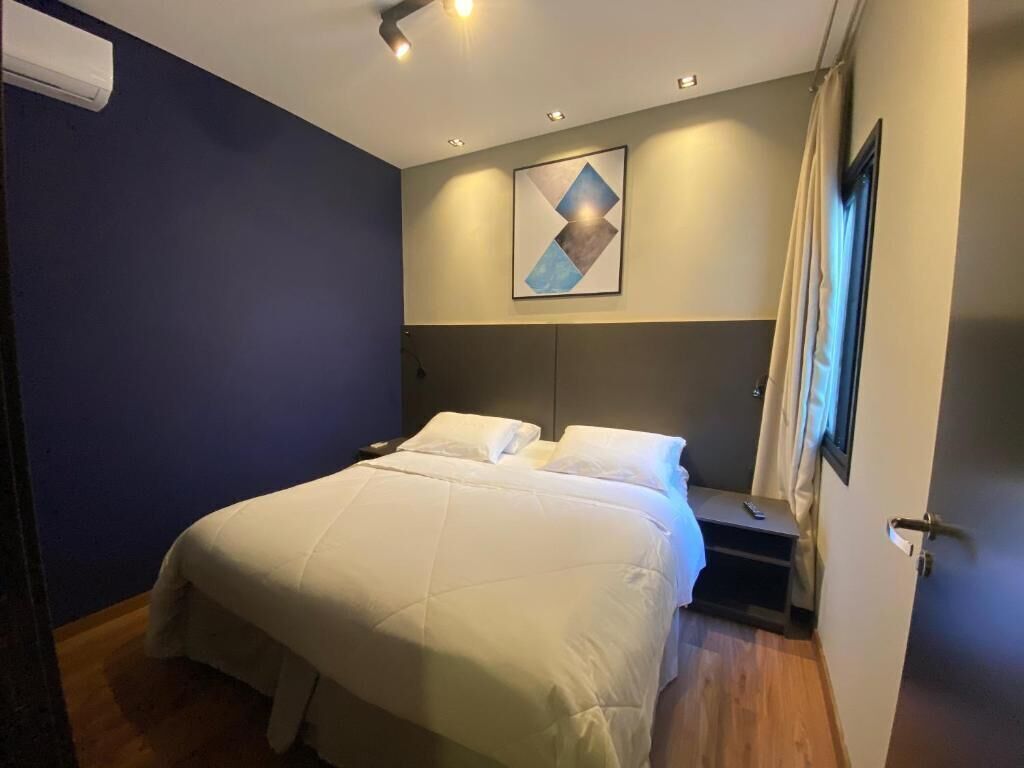 Minibar, escritorio, tabla de planchar con plancha y wifi gratis 