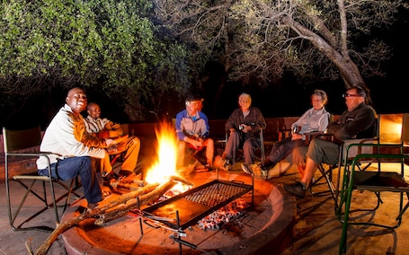 ChalĆ© tradicional, 1 quarto | Ćrea para churrasco/piquenique