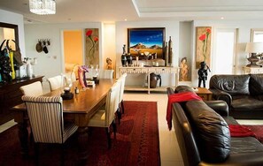 Comfort House, 3 Bedrooms | In-room dining - Paradiso Romantico (Ballito)