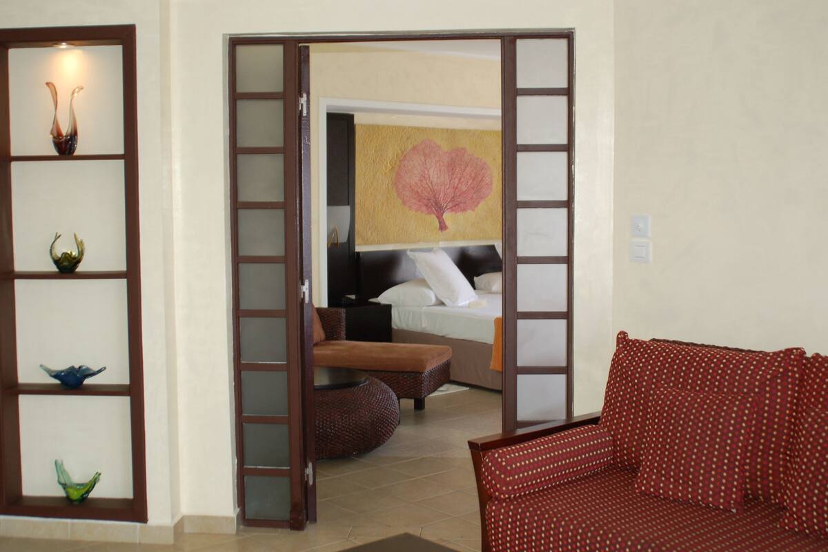 Suite (Sanctuary) | Minibar, Zimmersafe, Schreibtisch, Bügeleisen/Bügelbrett