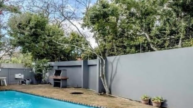 Outdoor pool - Pine Place (Cape Town)