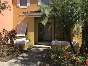 Front of property - Freedom FL Condos of Kissimmee (Kissimmee)