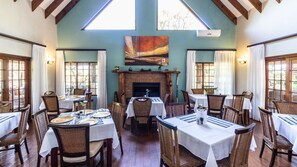 Dining - Kangelani Lodge (Assagay)