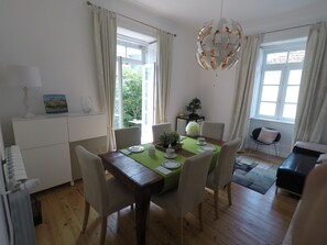 Essbereich im Zimmer