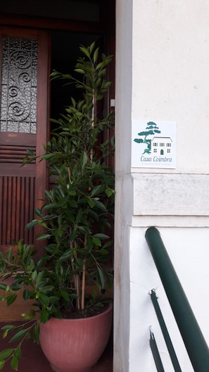 Entrada al alojamiento