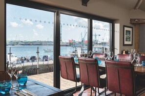 Breakfast, lunch and dinner served