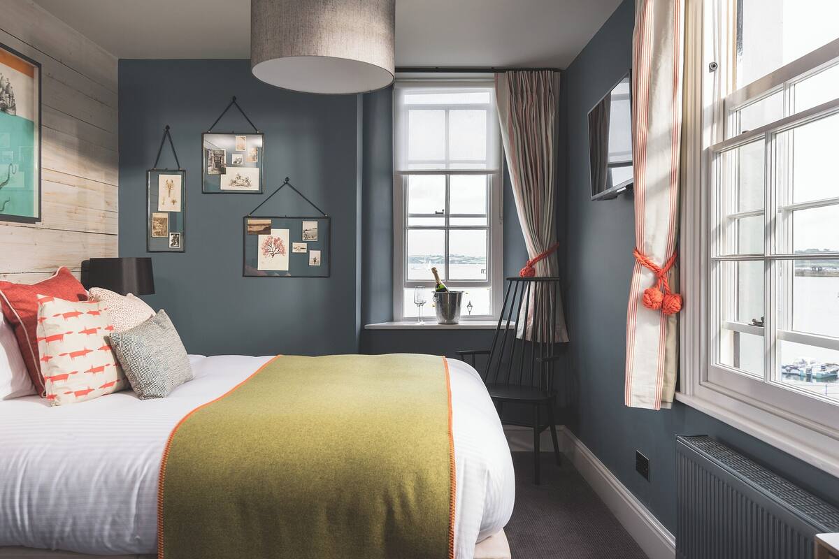Habitación Signature doble | Minibar, tabla de planchar con plancha, wifi gratis y ropa de cama