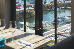 Breakfast, lunch and dinner served - Chainlocker (Falmouth)