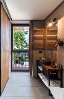 Iota Twin-Twin Bed | In-room safe, soundproofing, iron/ironing board, free WiFi