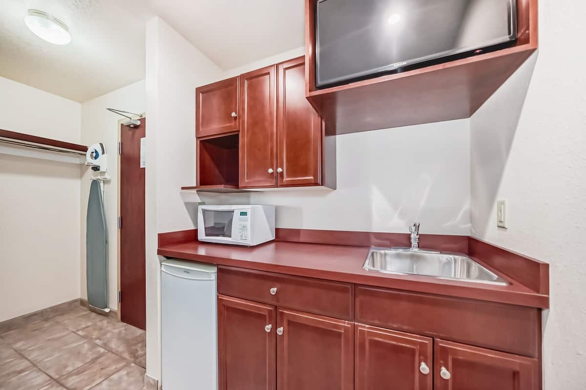 suite, 1 queen bed with sofa bed | private kitchenette | fridge, microwave, coffee/tea maker