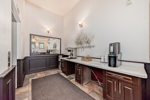 Coffee service - Grande Cache Inn and Suites (Grande Cache)