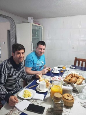 Coffee service - Hostal Davinci Mitad del Mundo (San Antonio de Pichincha)