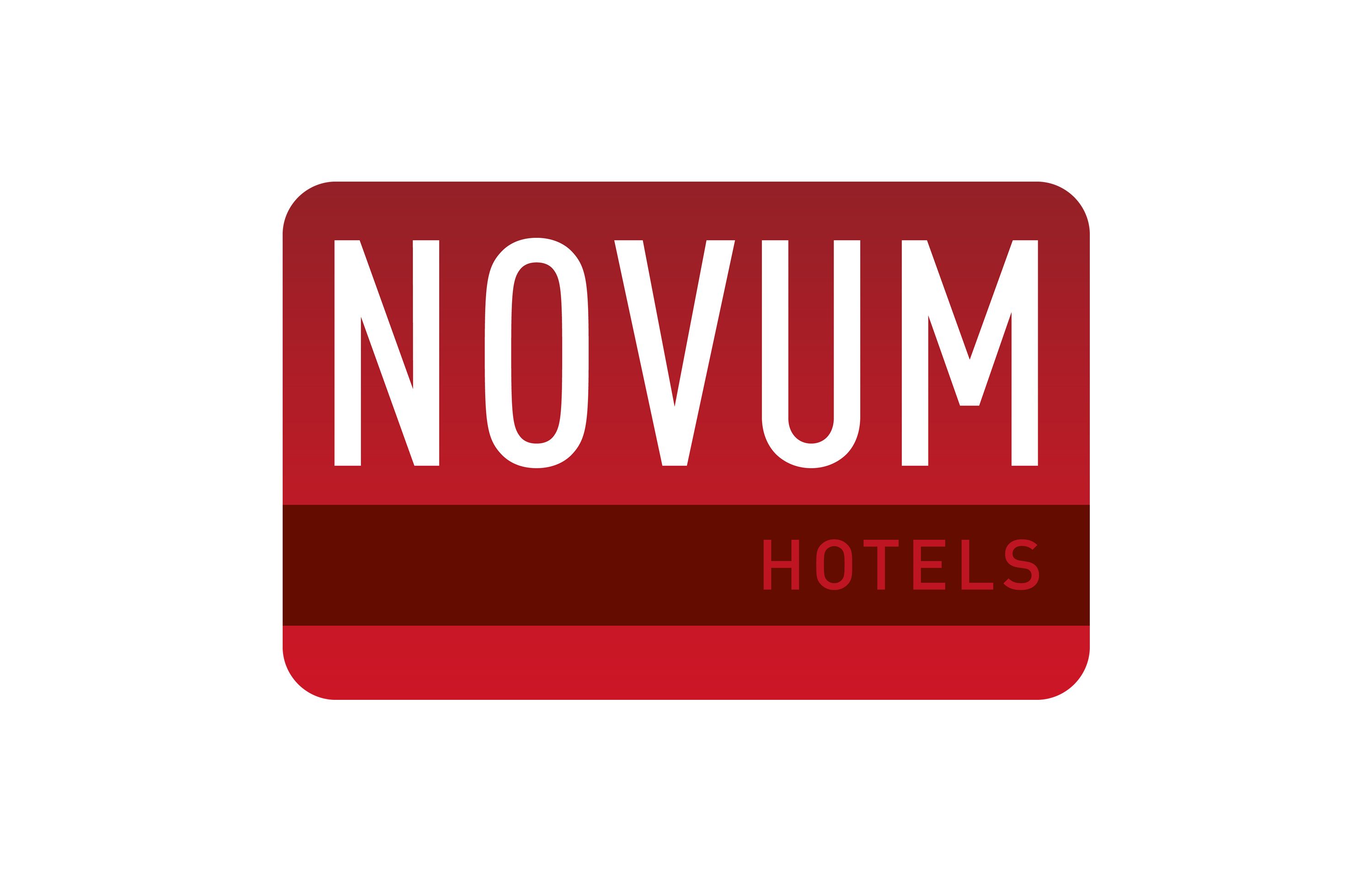 Un logotipo con el texto 'NOVUM HOTELS'.