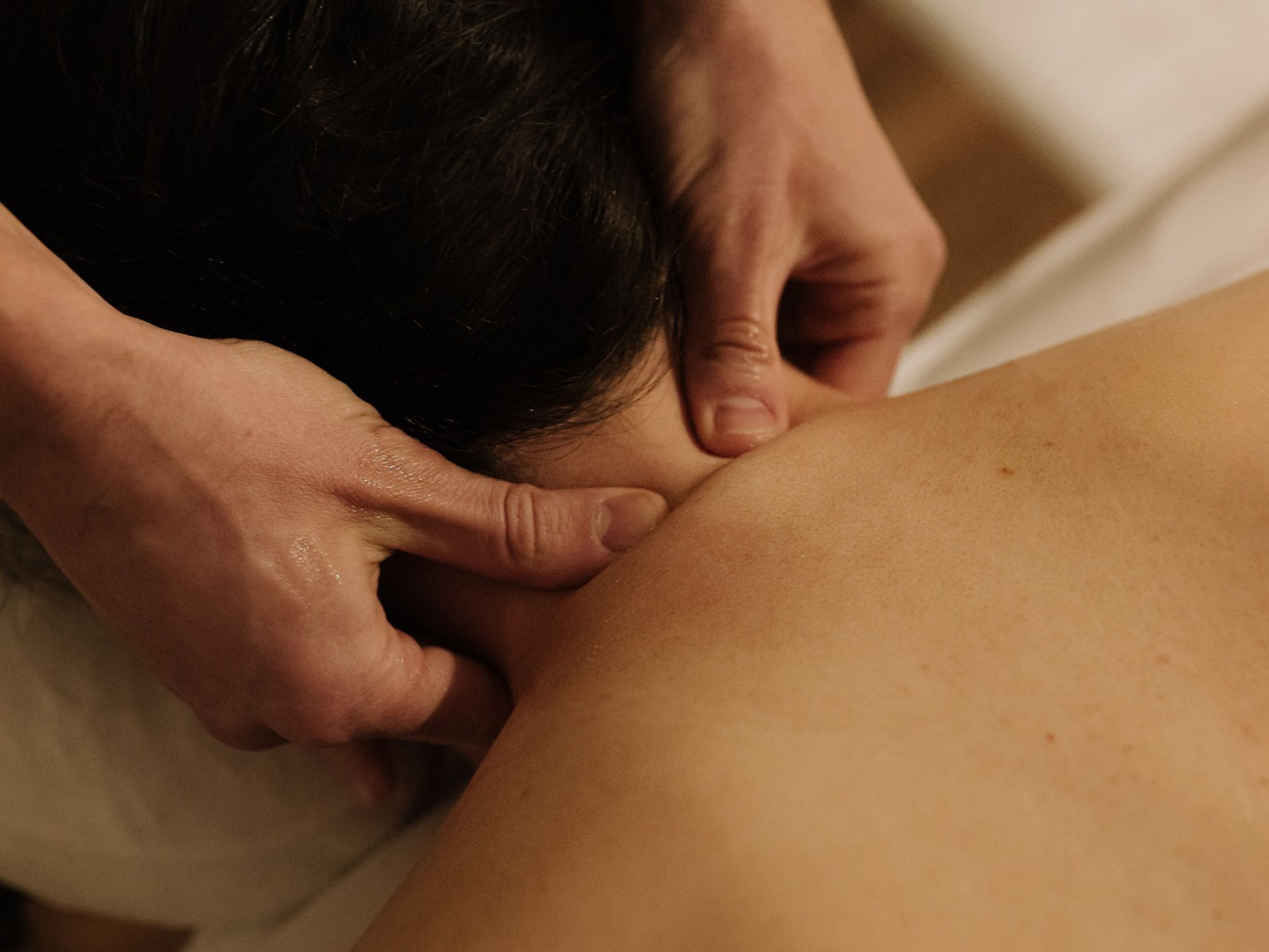 Eine Nahaufnahme einer Massagetherapie.
