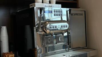 Kaffe og/eller kaffemaskin