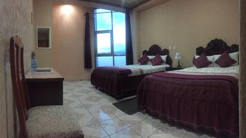 Habitación doble, 2 camas matrimoniales | Ropa de cama de alta calidad y escritorio