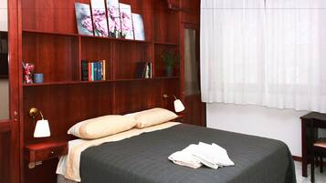 Deluxe Double Room, Private Bathroom | Desk, free WiFi