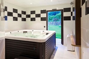 Bañera de hidromasaje interior