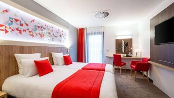 Basic Twin Room | Premium bedding, in-room safe, desk, soundproofing
